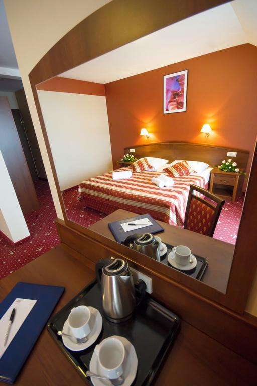 Hotel Novum & Spa 니푸미체 외부 사진